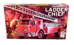 American LaFrance Ladder Chief Fire Truck 1:25 Model Kit