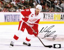 Nicklas Lidstrom Autographed 8x10 Photo